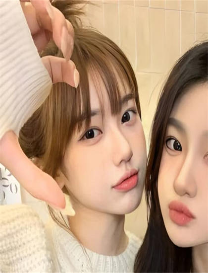 热夏&总裁跑去当舔狗啦美学价值重构分析：艺术美感与审美特征探讨